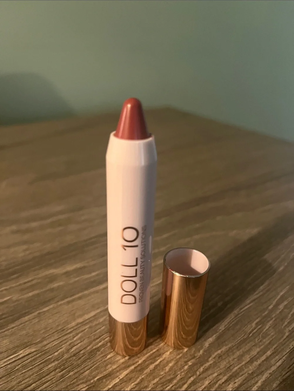 Doll 10 Lip Crayon Room Service
